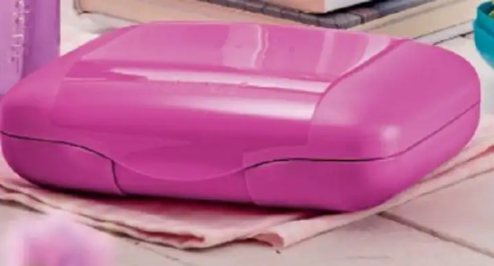 Tupperware Slim Sandwich Keeper (1) - Pink