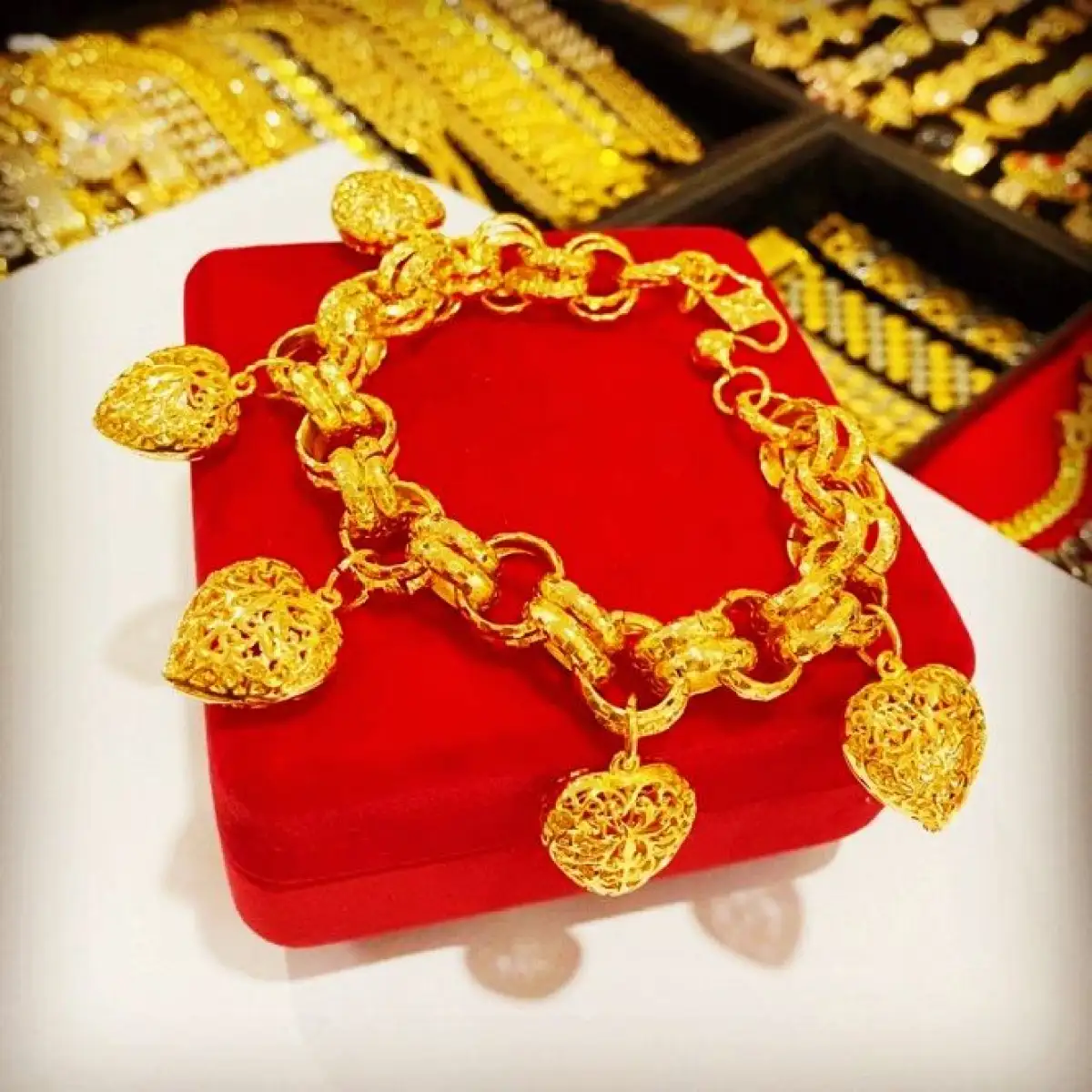 20 Inspirasi Gelang Tangan Emas Gantung Love Benan Efashion